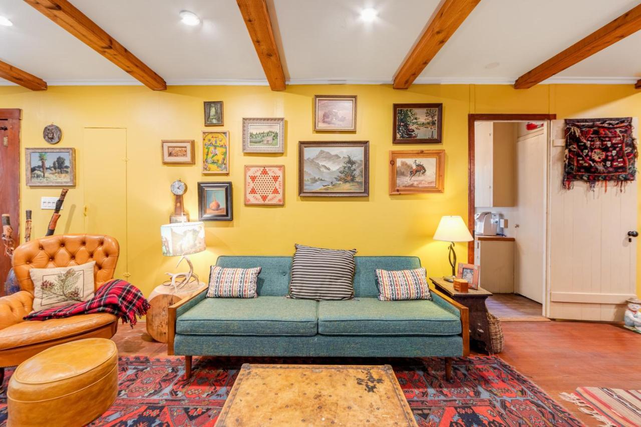 Idyllwild Glory Days Villa ภายนอก รูปภาพ