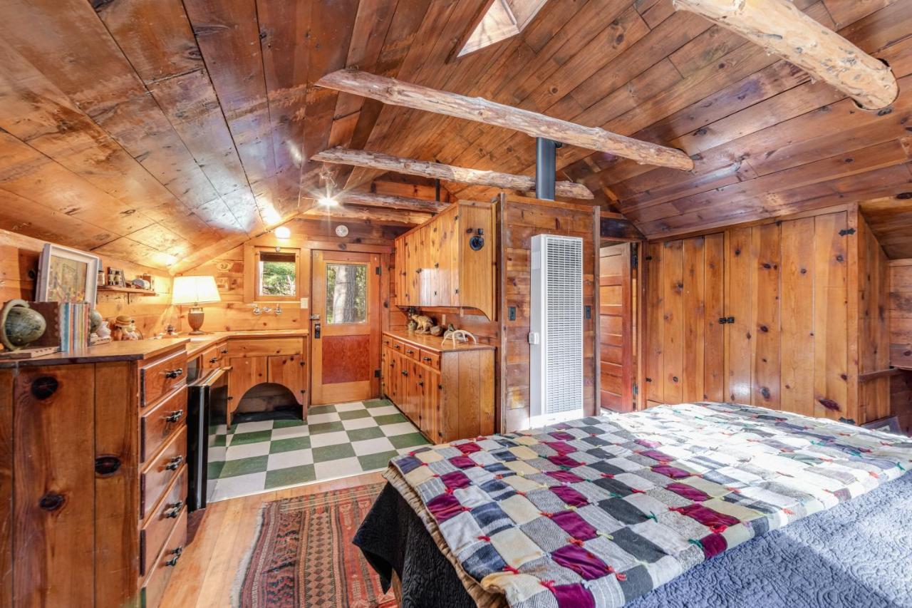Idyllwild Glory Days Villa ภายนอก รูปภาพ
