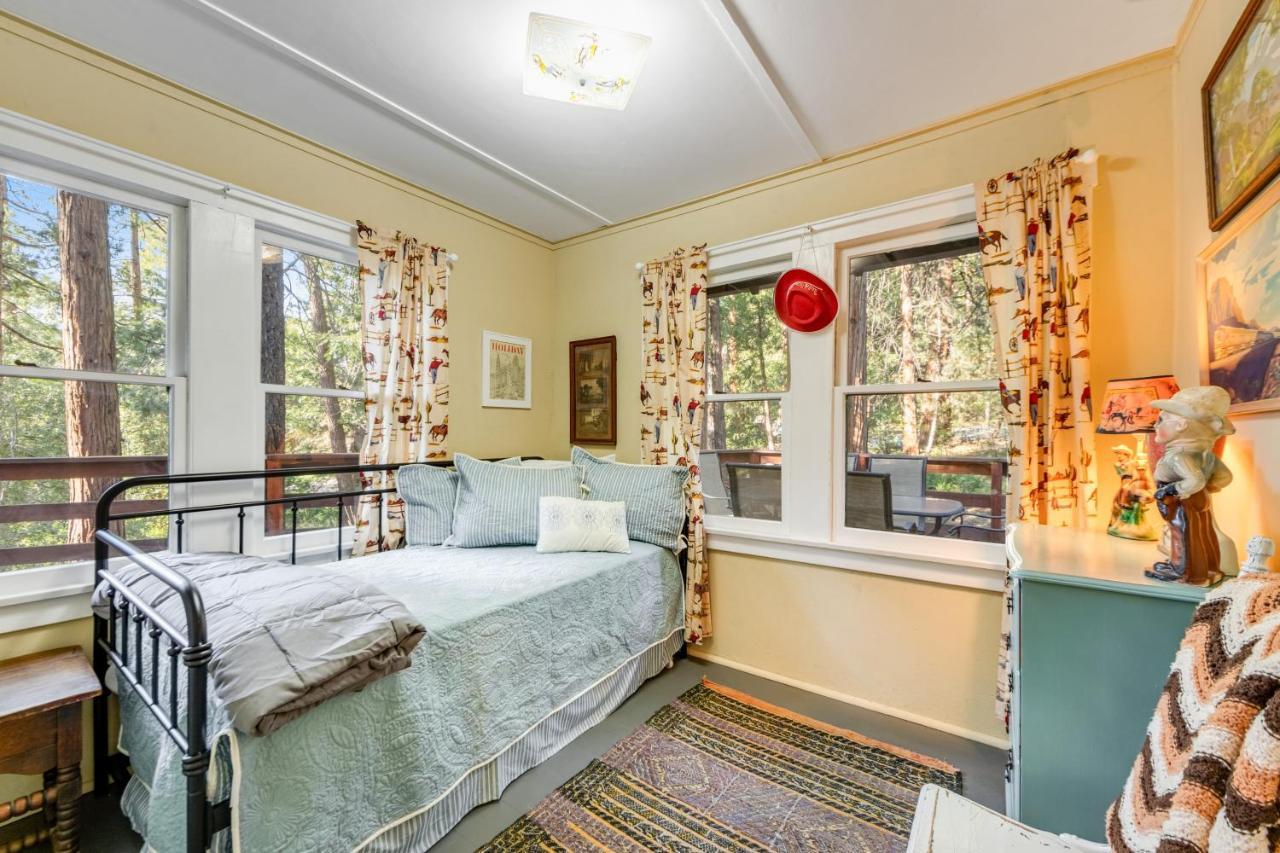 Idyllwild Glory Days Villa ภายนอก รูปภาพ